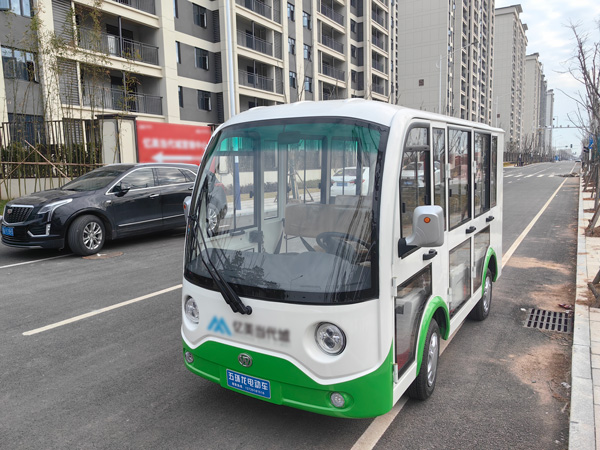 湖北某營銷中心電動觀光擺步車成功交車